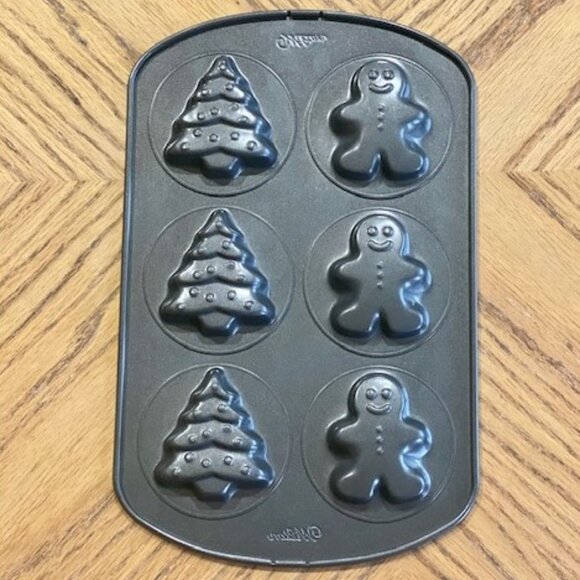 Wilton Mini Gingerbread Man And Christmas Tree Cake Cookie Pan Baking Mold - Picture 3 of 5